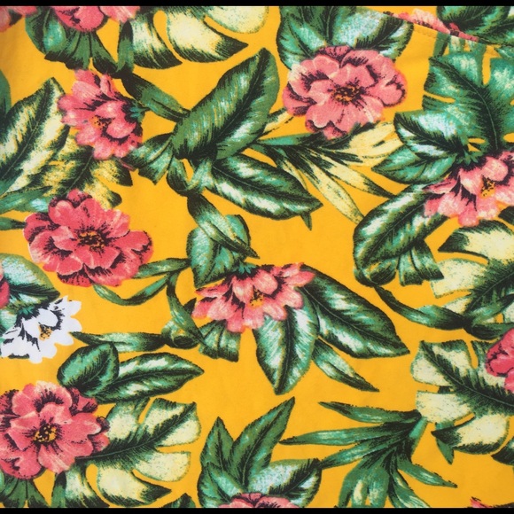 Tropical Floral Tee - Picture 3 of 5